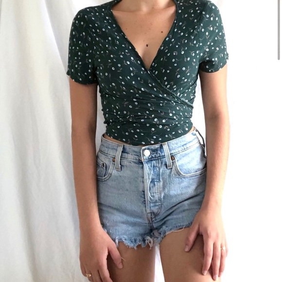 Brandy Melville Tops - Brandy Melville Green Floral Tie Top Size Small